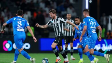 مدرب الشباب يقترب من الدوري الإنجليزي